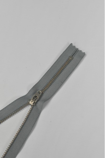 ZIP055  3號拉鏈  灰瀝牙金屬拉鏈  密尾拉鏈  單頭拉鏈  不設單獨拉鍊訂購 細節-1